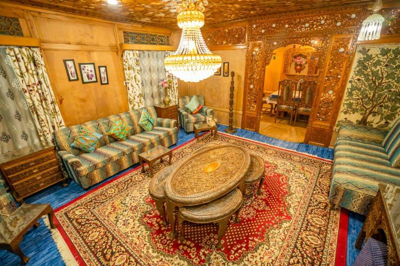 New Bombay Heritage Group of Houseboats - image 7