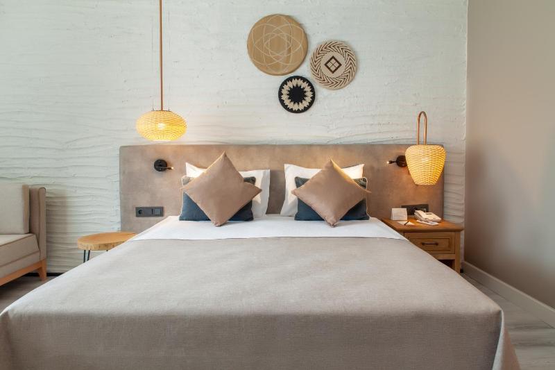 Standard Triple Room image 3