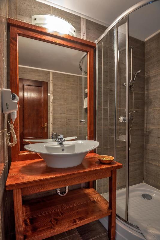 Budget Double or Twin Room image 3