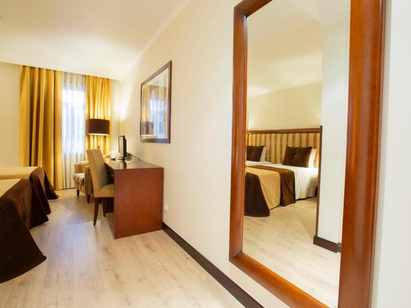 Special Offer - Double or Twin Room image 3