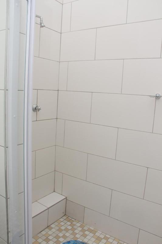 Basic Triple Room image 4