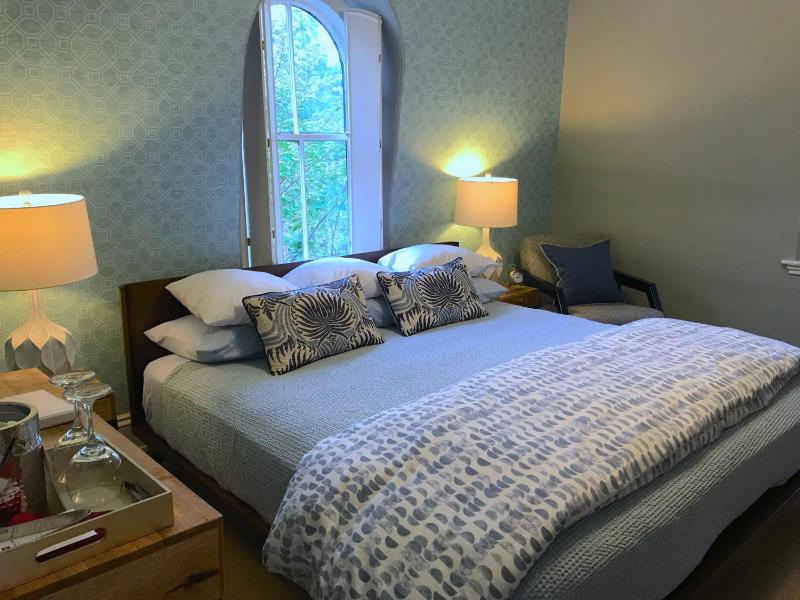 King Room image 2
