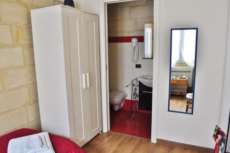 Single Room image 2