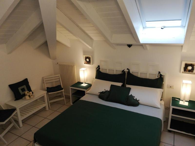 Double Room image 3