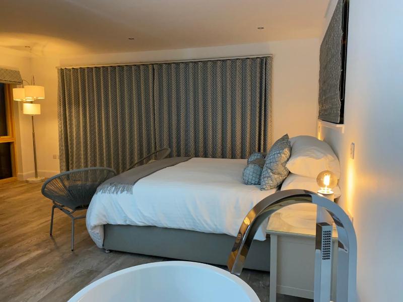 Double Room with Sea View image 1