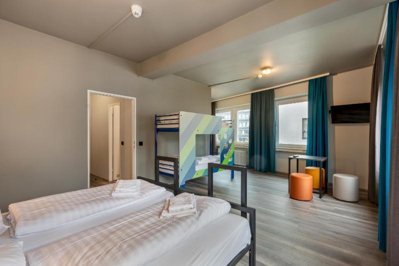Quadruple Room image 4