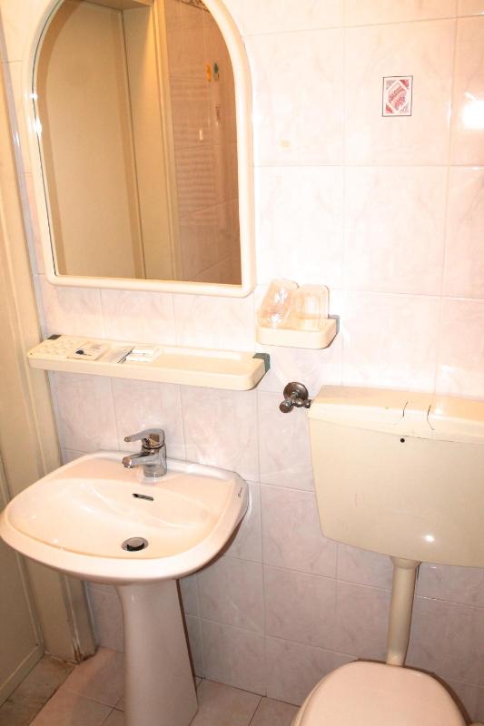 Double Room image 3