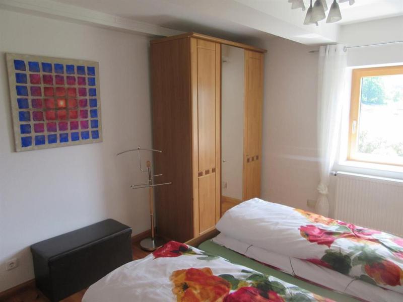 One-Bedroom Apartment image 4