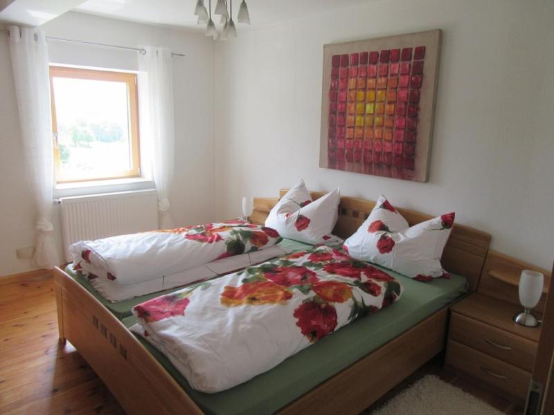 One-Bedroom Apartment image 3