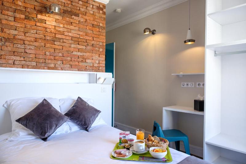 Single Room with Garden View image 3