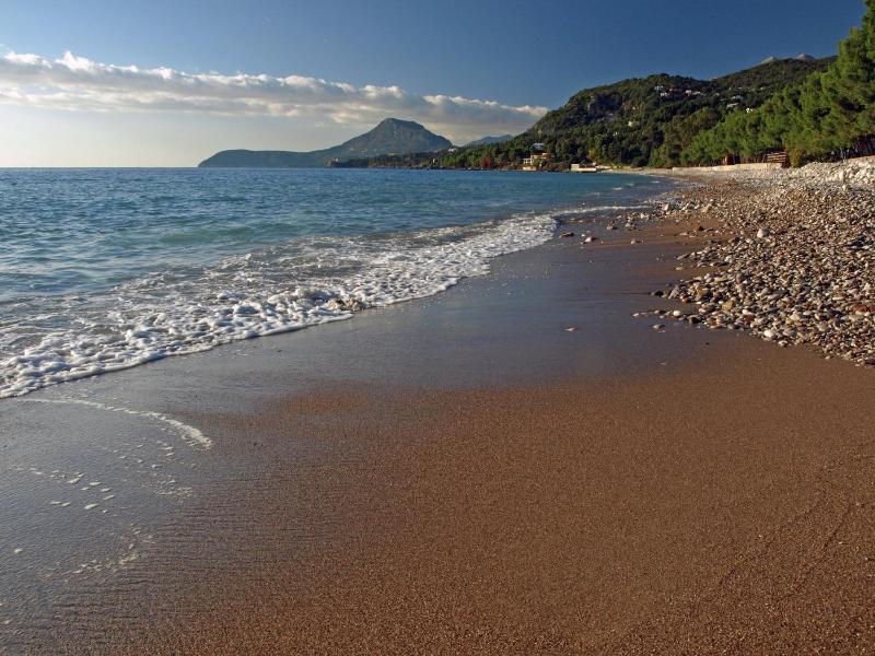 Studio with Balcony ( 3 Adults ) image 2
