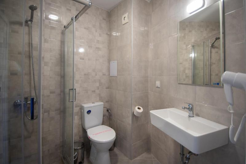 Luxury Double or Twin Room (2 Adults) image 2