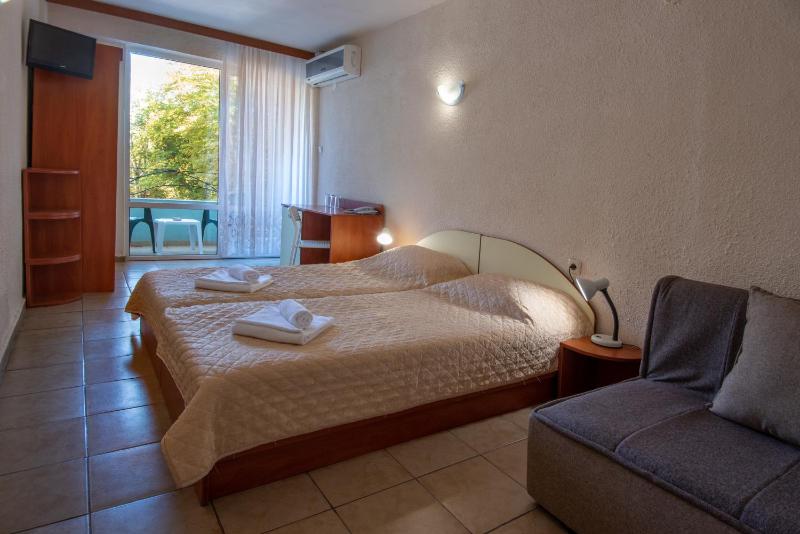 Standard Double or Twin Room (2 Adults + 1 Child) image 1