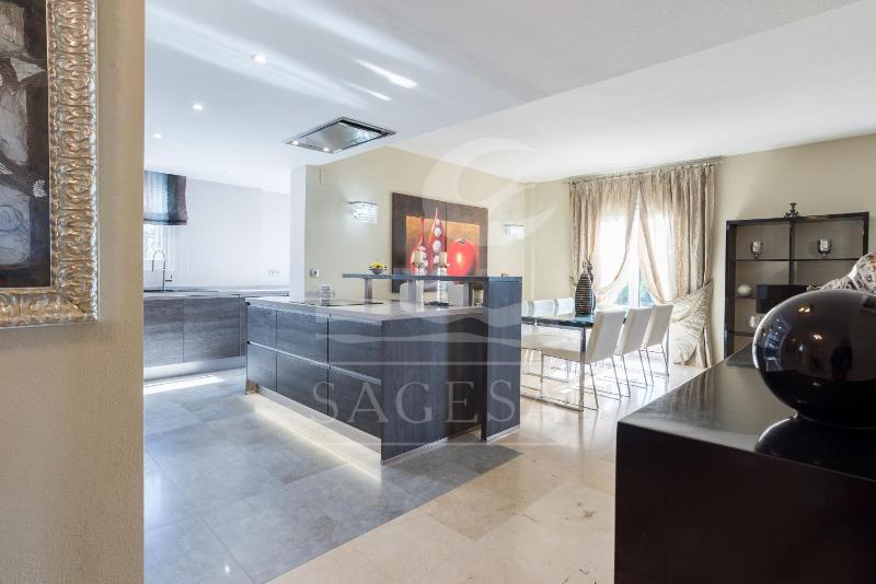 Deluxe Triple Room with Sea View image 3