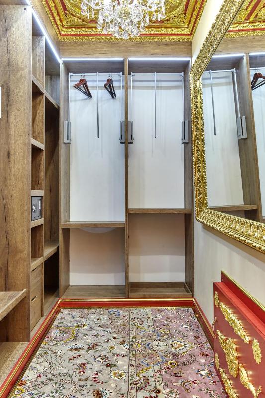 Deluxe Suite with Sea View image 2