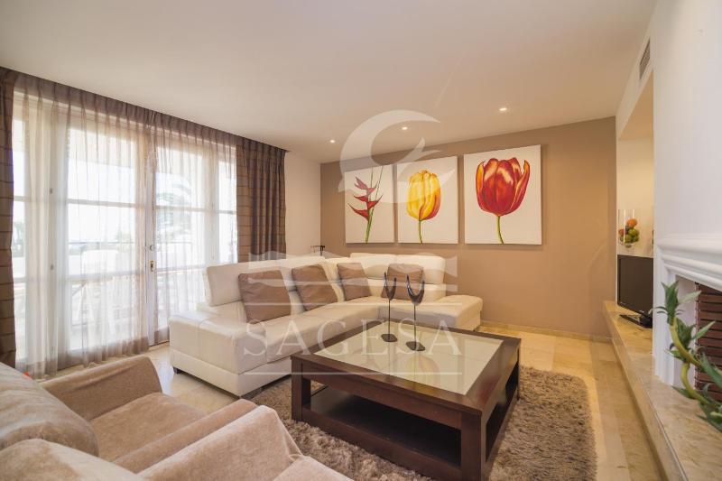 Deluxe Triple Room with Sea View image 4