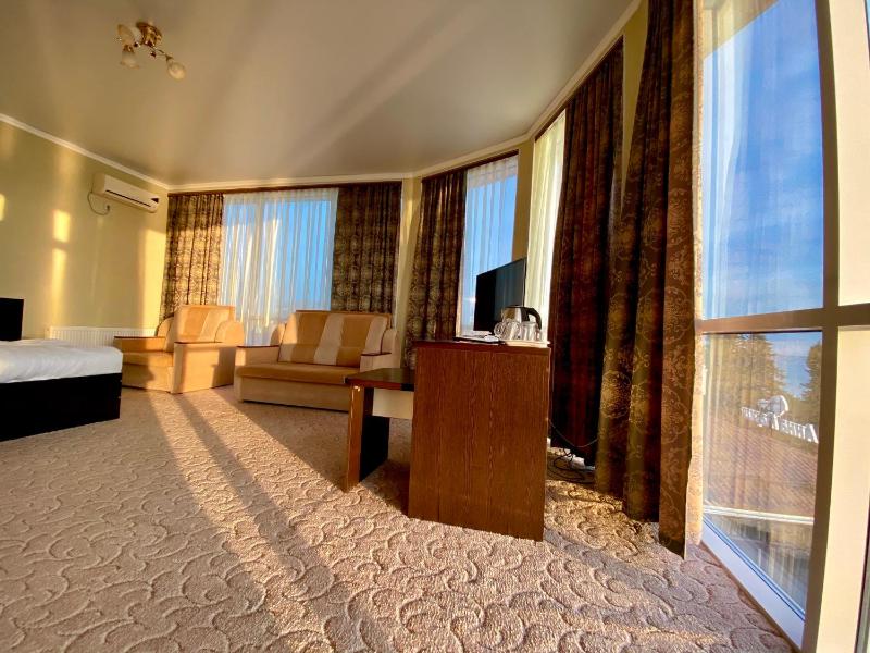 Quadruple Room with Panoramic Sea View image 2