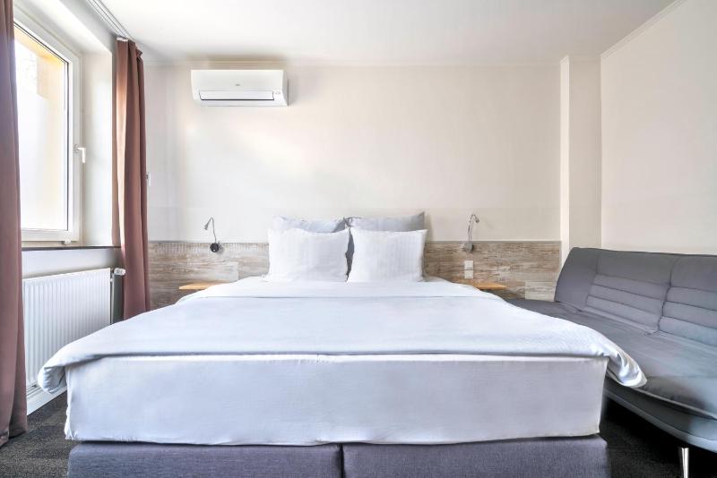 Superior Double Room image 1