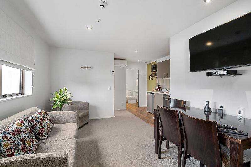 Boulcott Lodge - image 19