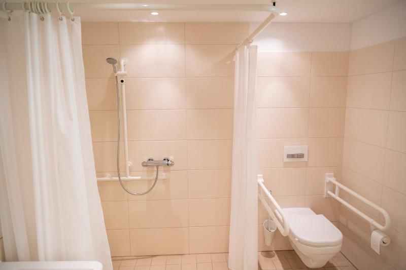 Standard Single Room image 3