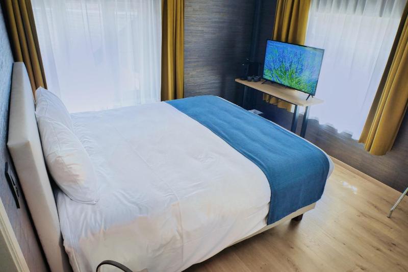 Superior King Room image 2