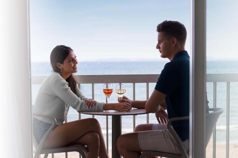 Deluxe Suite with Sea View image 2