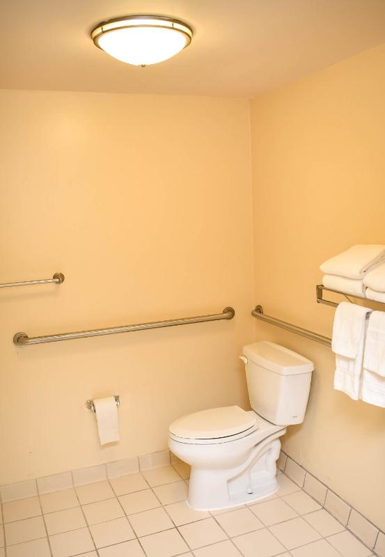 Double Room - Mobility Access/Non-Smoking image 2