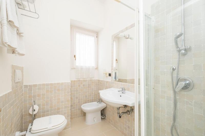 Double Room image 2