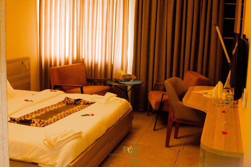 Roots Hotel Apartments Abidjan - image 13