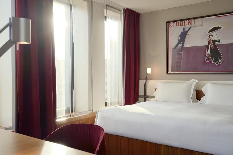Superior Room with Kingsize Bed image 4