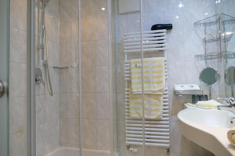 Superior Double Room image 3