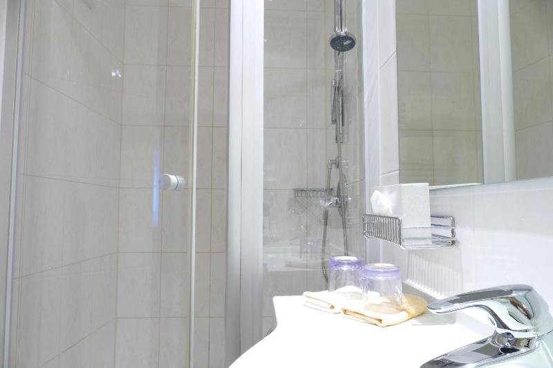Superior Double Room image 4