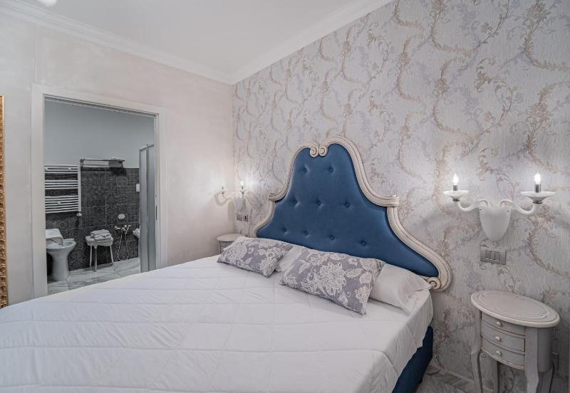  Economy Double Room with No Window image 3