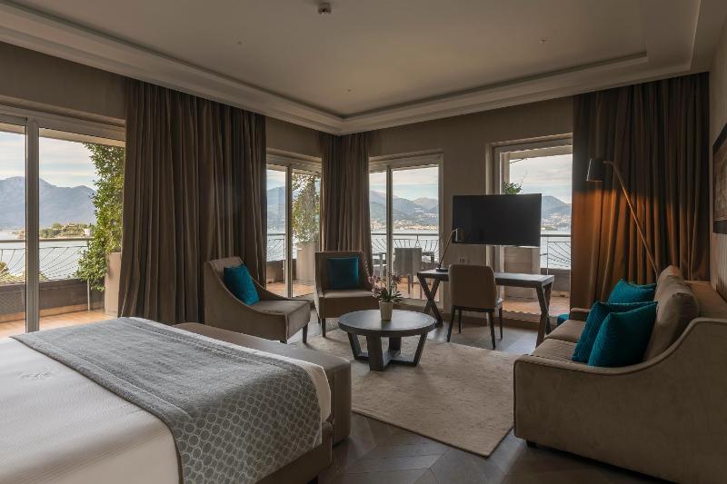 Corner Junior Suite with lake view image 1