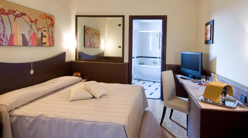 Standard Double Room image 1