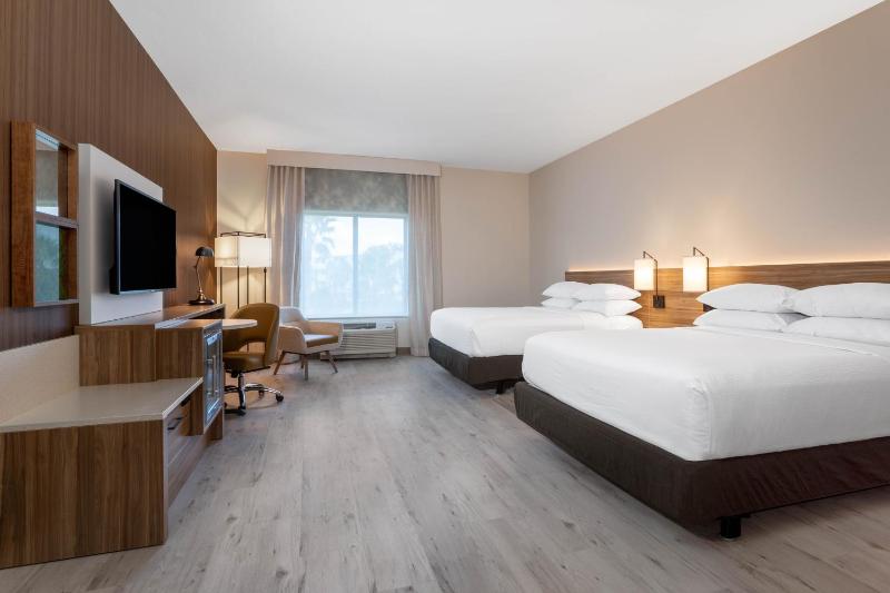 Queen Suite with Two Queen Beds - Mobility Access (No Resort Fee) image 2