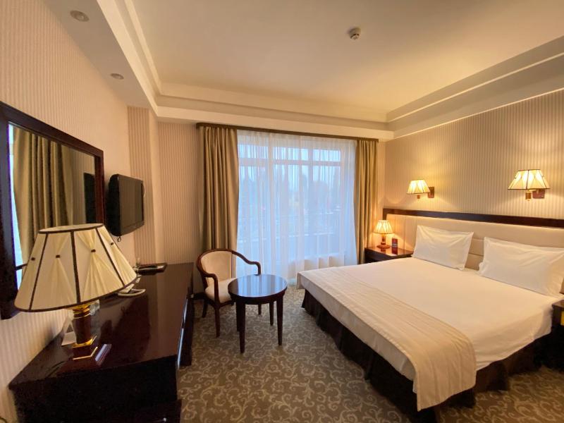 Standard Double or Twin Room image 3