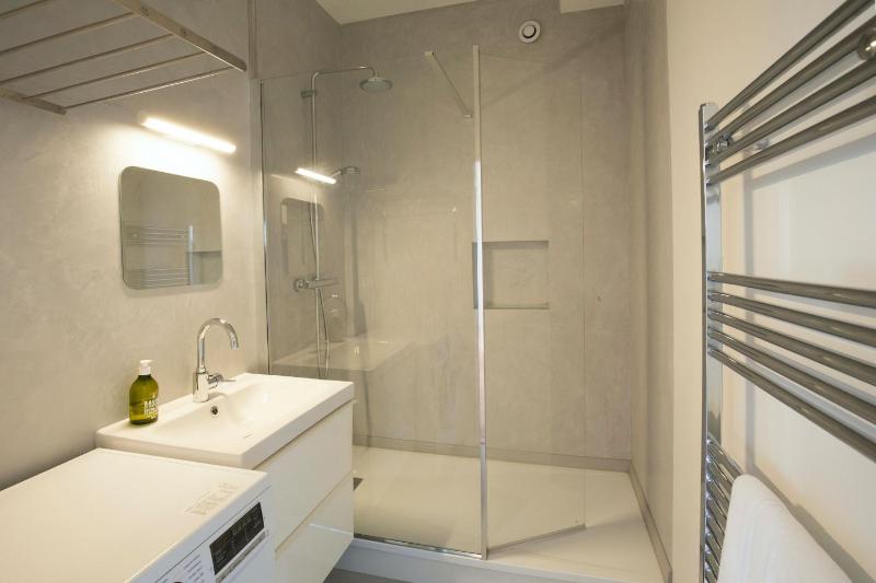 Apartment with Terrace image 4