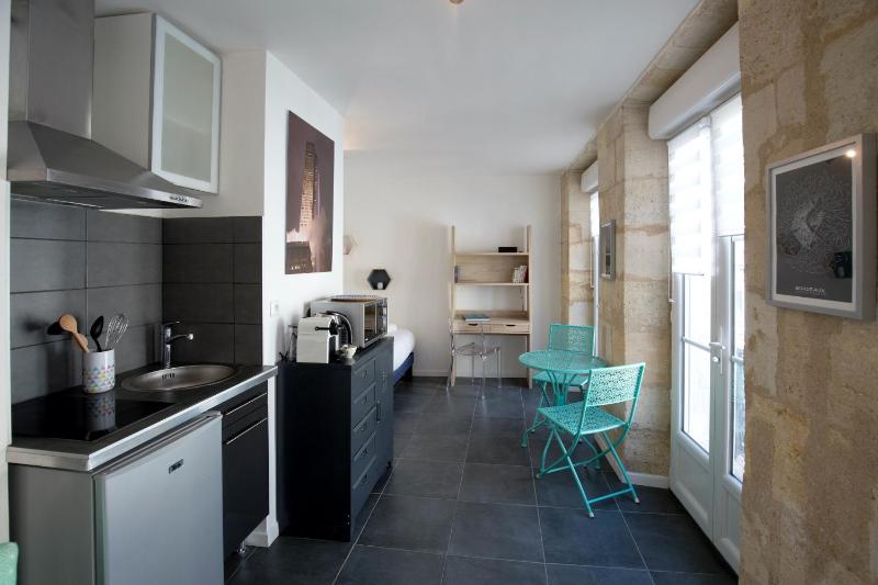 Studio Apartment image 3