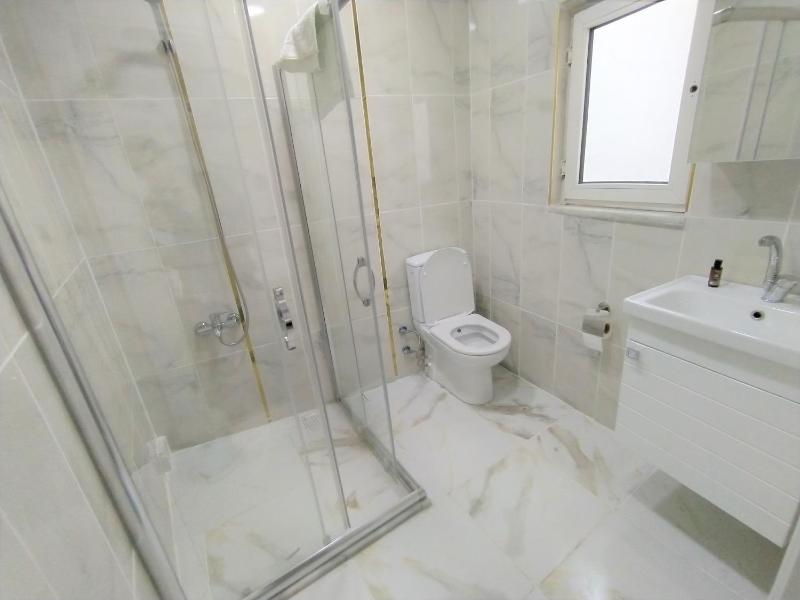 Deluxe Double or Twin Room with Balcony image 2