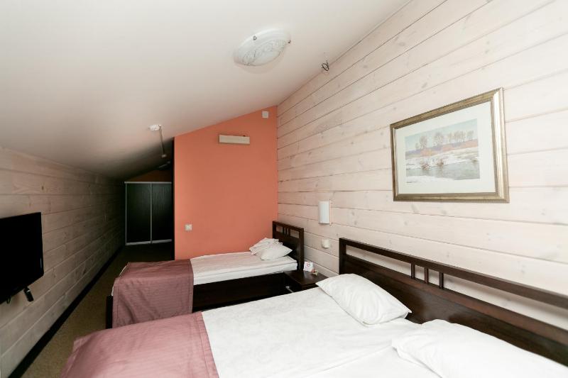 Family Room image 3