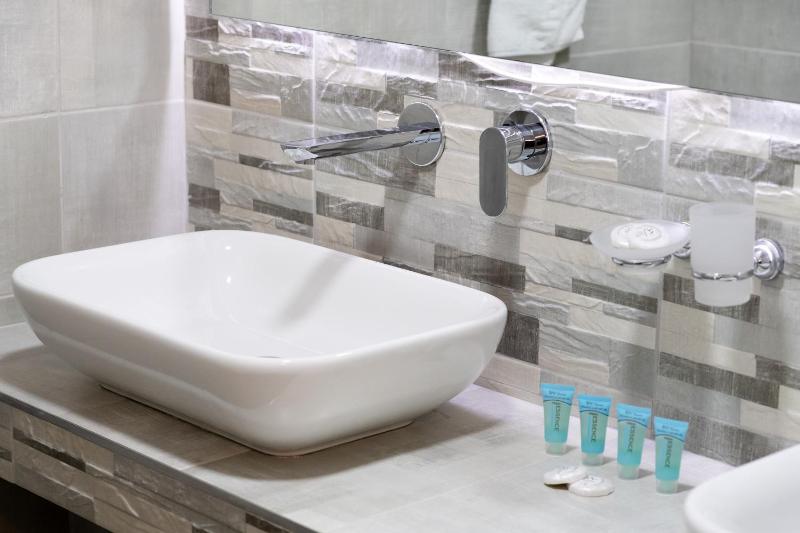 Superior Suite image 2