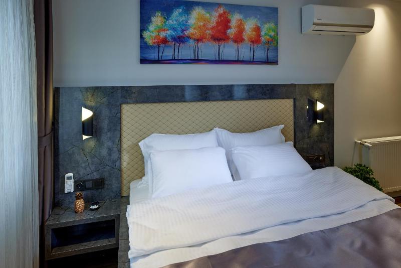 King Room image 4