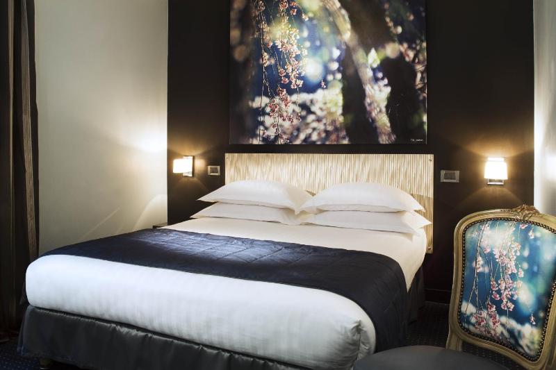 Charming Double Room image 3