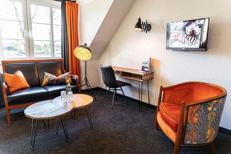 Double Room Medium image 4