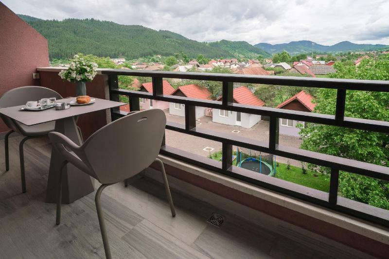 Superior Double or Twin Room with Mountain View image 2