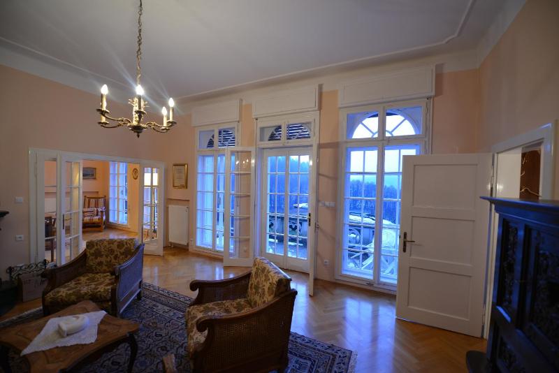 Villa Elasan - image 10