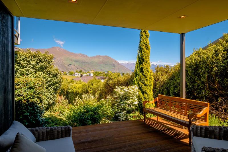 Kings View - Wanaka Holiday Home - image 3