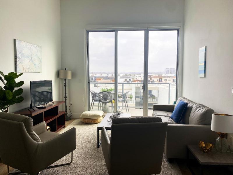 One-Bedroom Apartment image 3