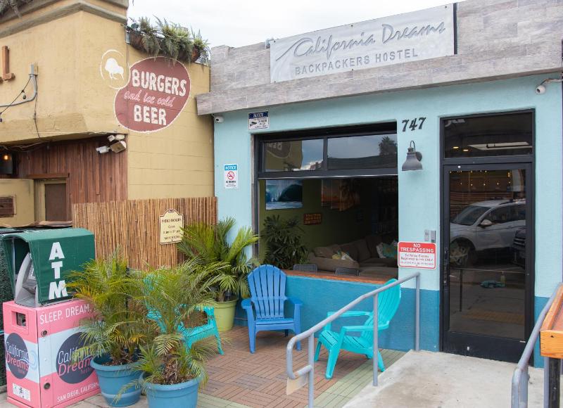 California Dreams Hostel - Pacific Beach - image 6